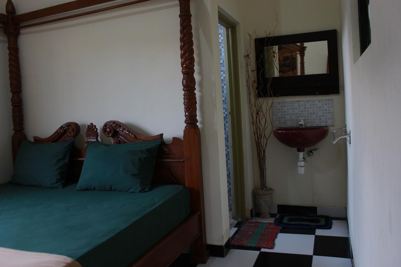 La Javanaise Home Stay Malioboro ジョグジャカルタ エクステリア 写真