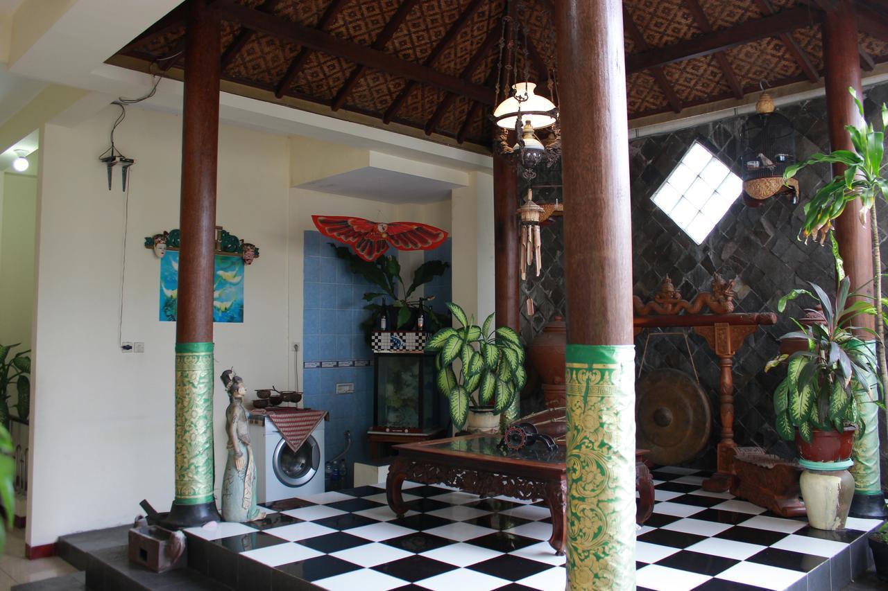 La Javanaise Home Stay Malioboro ジョグジャカルタ エクステリア 写真
