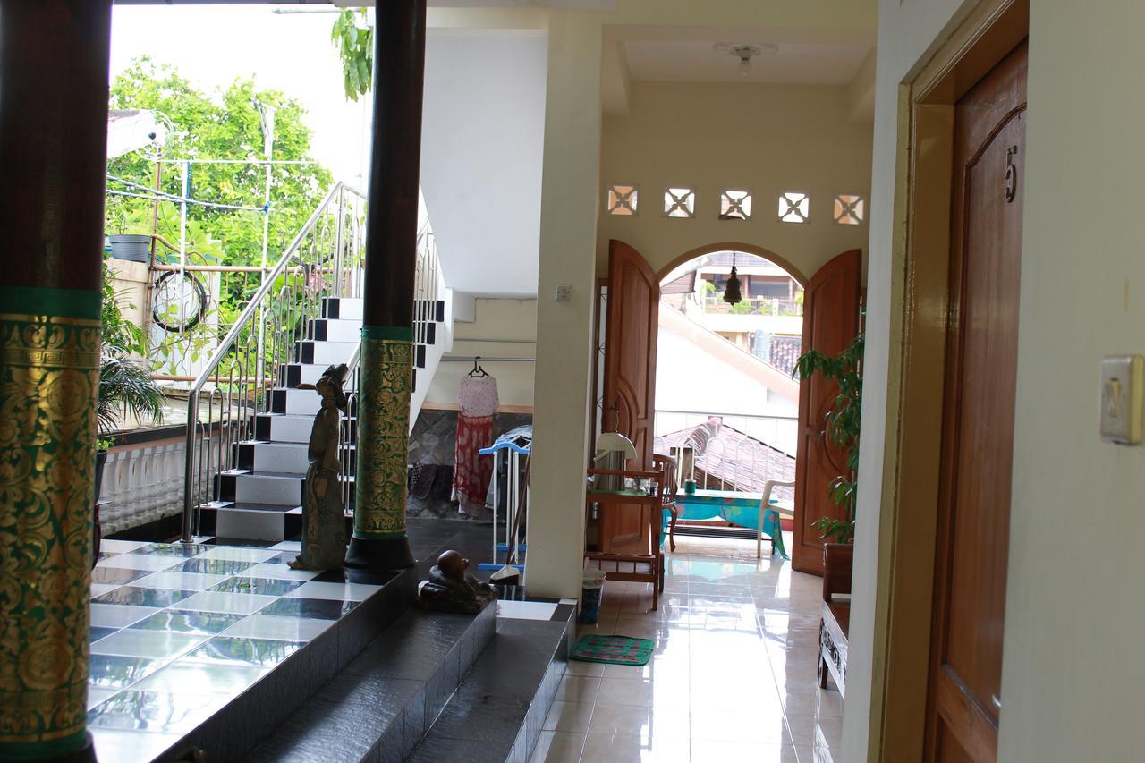 La Javanaise Home Stay Malioboro ジョグジャカルタ エクステリア 写真