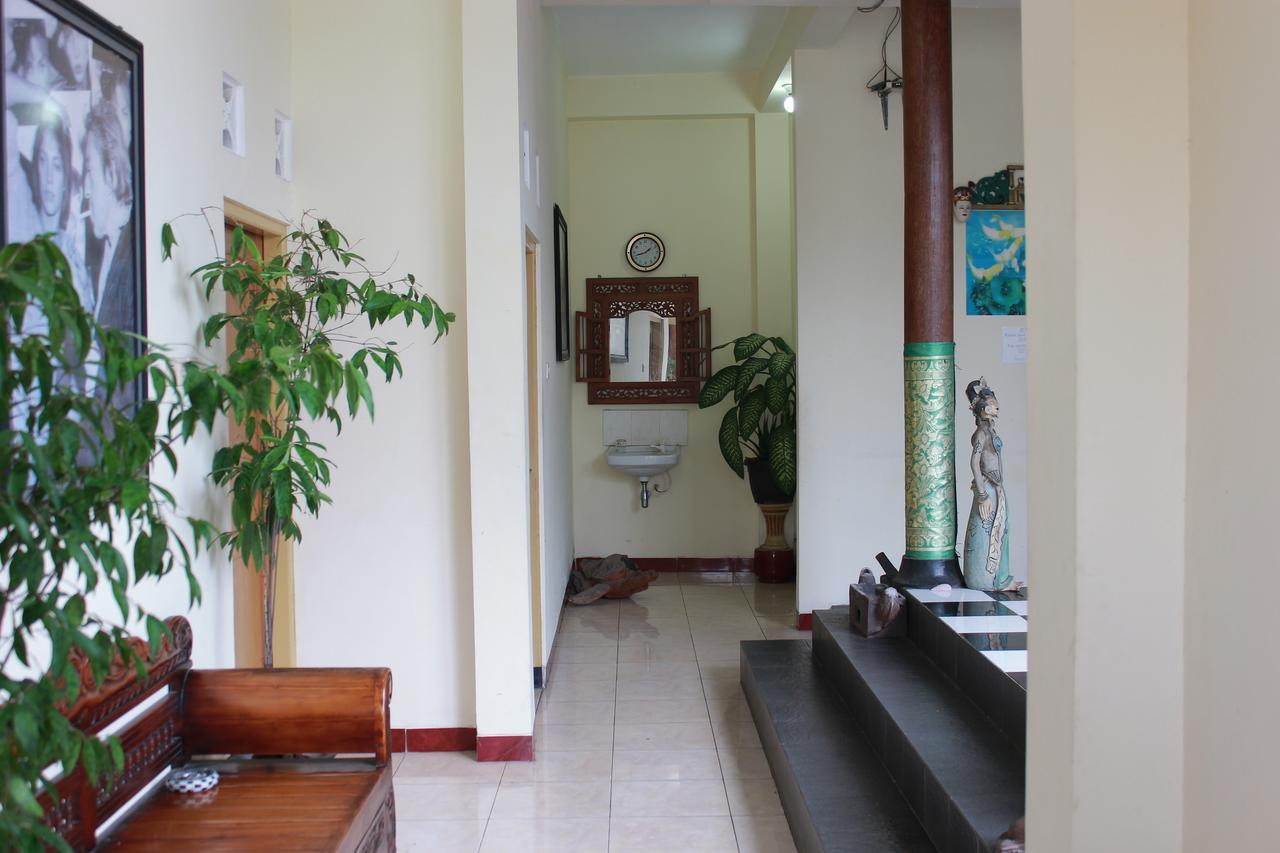 La Javanaise Home Stay Malioboro ジョグジャカルタ エクステリア 写真