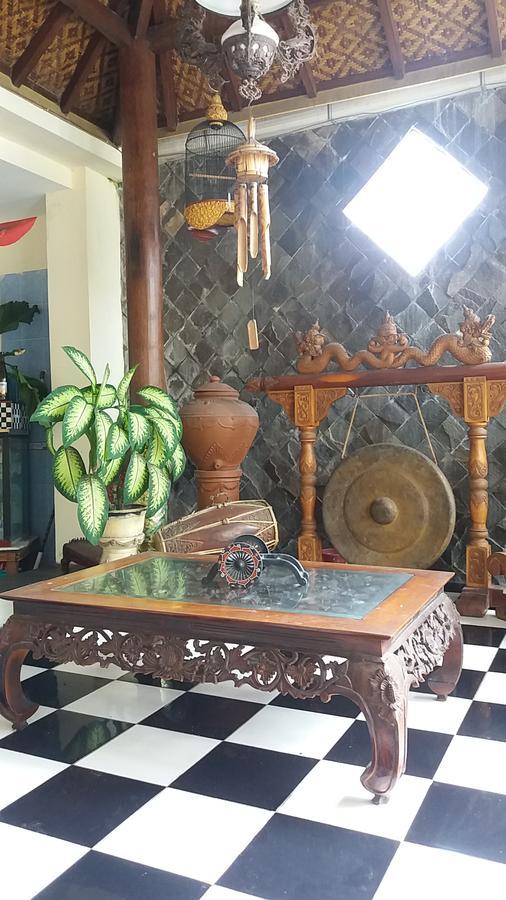 La Javanaise Home Stay Malioboro ジョグジャカルタ エクステリア 写真