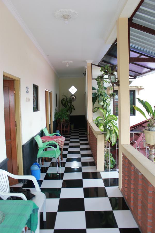 La Javanaise Home Stay Malioboro ジョグジャカルタ エクステリア 写真