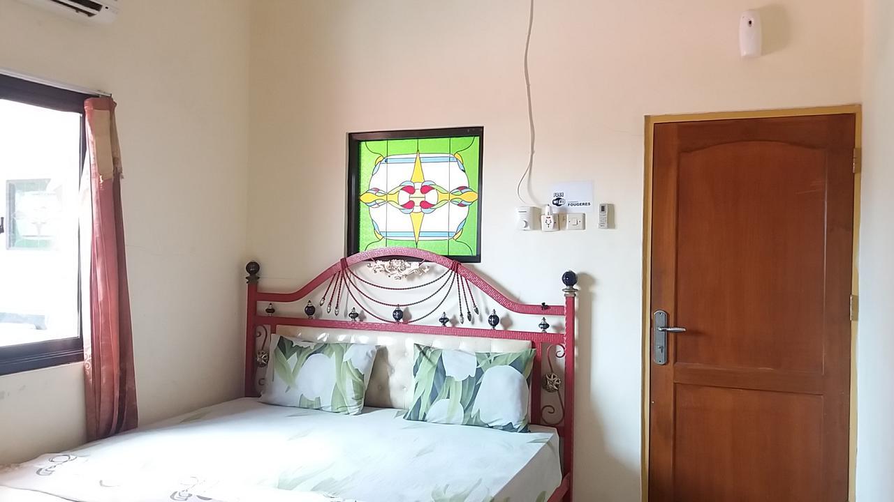 La Javanaise Home Stay Malioboro ジョグジャカルタ エクステリア 写真