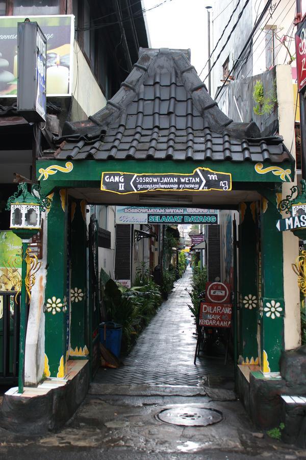 La Javanaise Home Stay Malioboro ジョグジャカルタ エクステリア 写真
