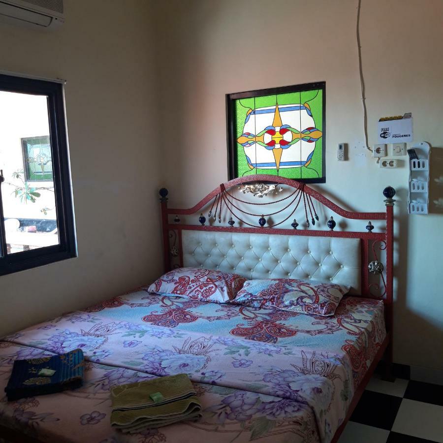 La Javanaise Home Stay Malioboro ジョグジャカルタ エクステリア 写真