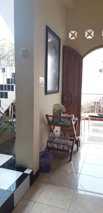 La Javanaise Home Stay Malioboro ジョグジャカルタ エクステリア 写真