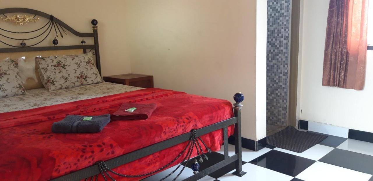 La Javanaise Home Stay Malioboro ジョグジャカルタ エクステリア 写真